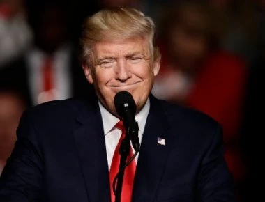 To Twitter για τον πίνακα που κρέμασε ο Τραμπ στον Λευκό Οίκο (φώτο)